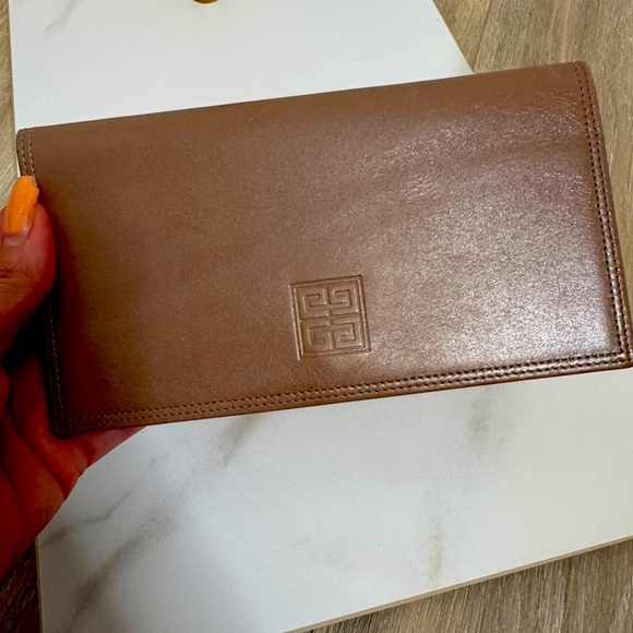 Givenchy Brown Leather Wallet Authentic Vintage 🥰 - Picture 1 of 5